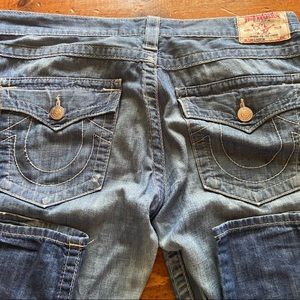 True Religion Cameron Women’s jeans 30 X 31 Used